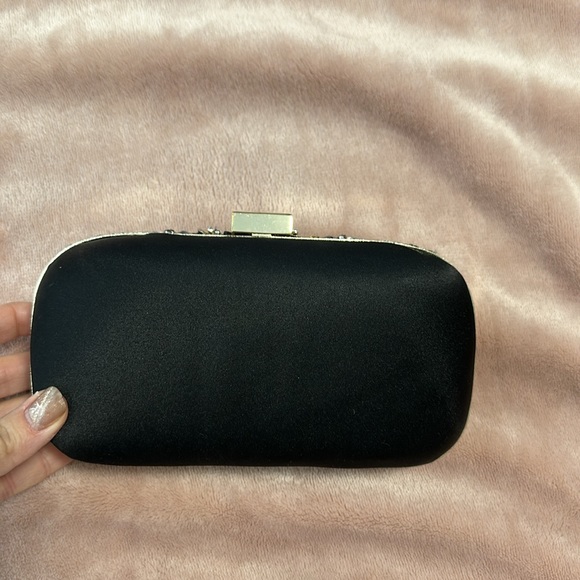 Clutch - Picture 4 of 8